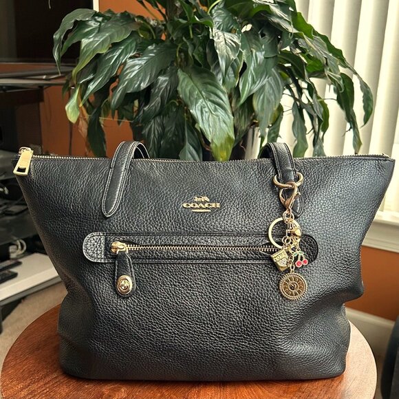 New HEARTS AND CHERRIES Bag Charm Gold Tone 🍒 - Picture 4 of 10